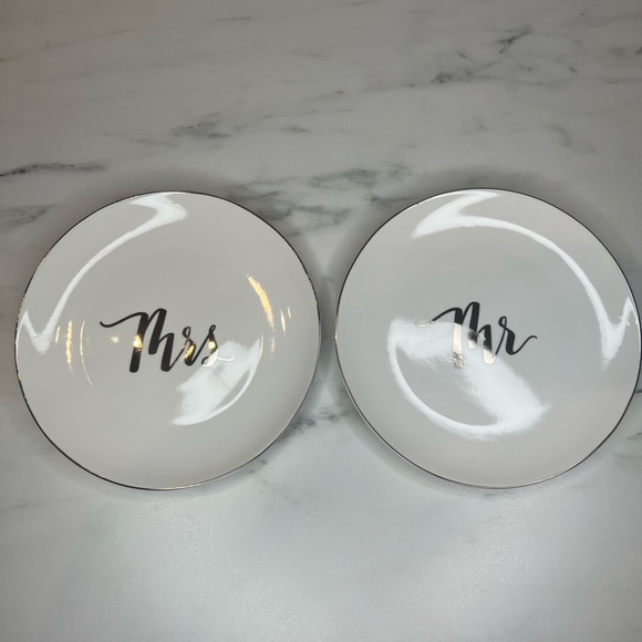 NEW CRATE AND BARREL MRS AND MR DESSERT PLATES - Picture 1 of 7